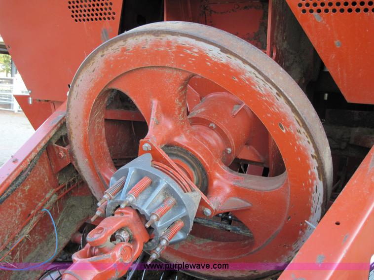 image for item 3021 Hesston 4900 4x4 square baler