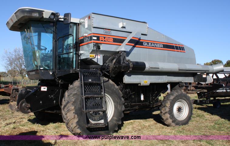 image for item 4642 1992 AGCO Gleaner R-62 combine
