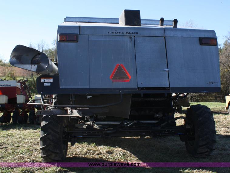 image for item 4642 1992 AGCO Gleaner R-62 combine