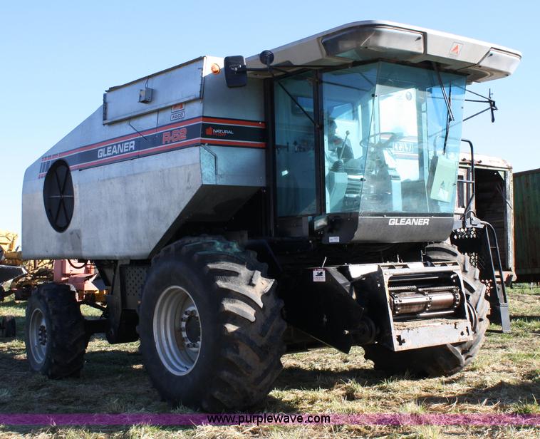image for item 4642 1992 AGCO Gleaner R-62 combine