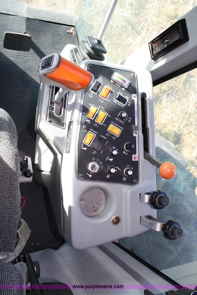 image for item 4642 1992 AGCO Gleaner R-62 combine