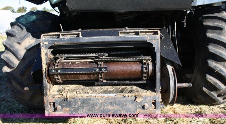 image for item 4642 1992 AGCO Gleaner R-62 combine