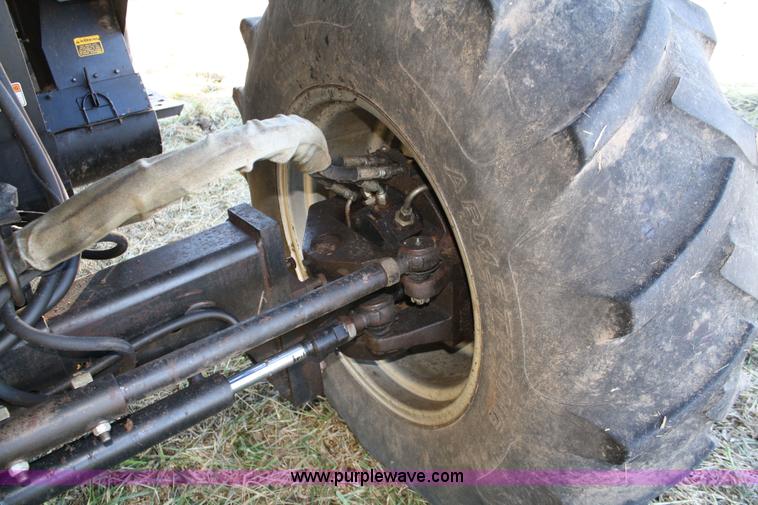 image for item 4642 1992 AGCO Gleaner R-62 combine