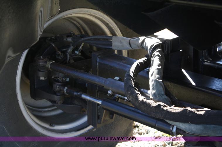 image for item 4642 1992 AGCO Gleaner R-62 combine