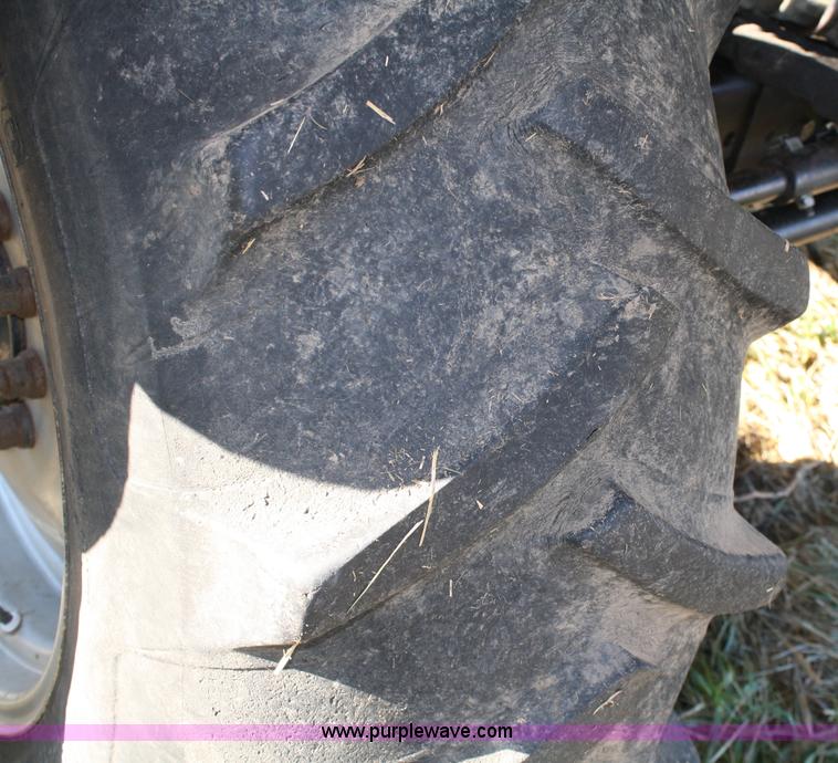 image for item 4642 1992 AGCO Gleaner R-62 combine