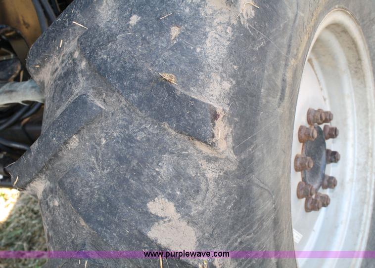 image for item 4642 1992 AGCO Gleaner R-62 combine