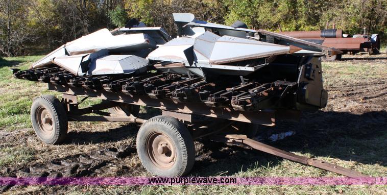 image for item 4643 Duetz-Allis 630 low profile corn head