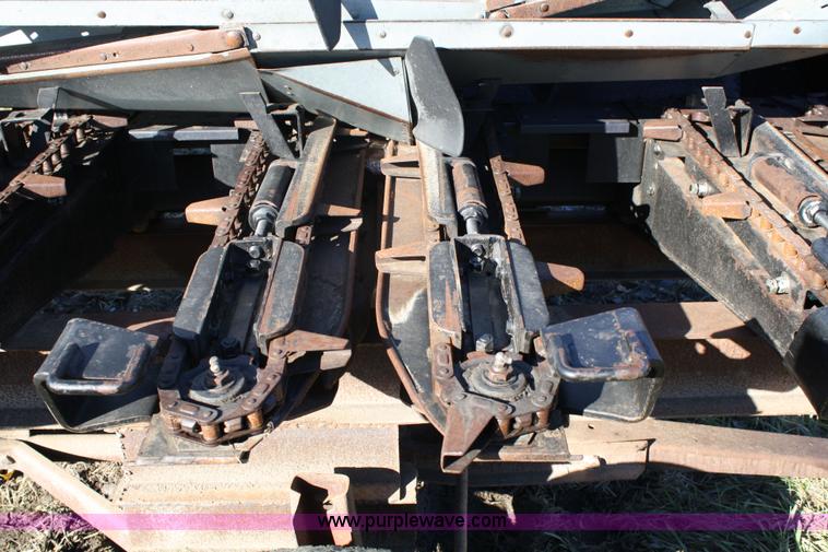 image for item 4643 Duetz-Allis 630 low profile corn head