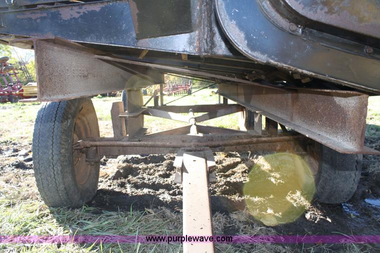 image for item 4643 Duetz-Allis 630 low profile corn head