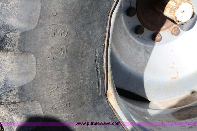 image for item 4648 Allis-Chalmers 8070 MFWD tractor