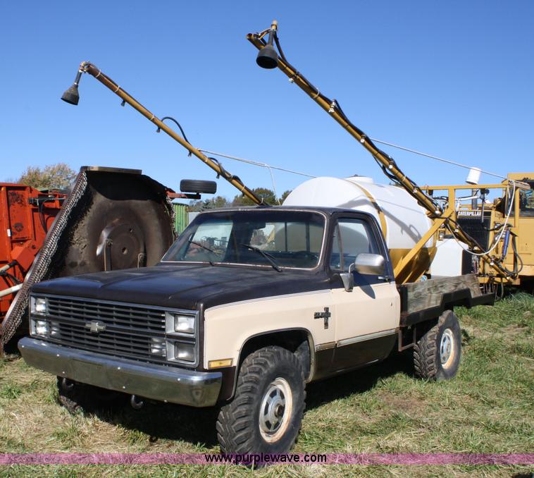 image for item 4650 1984 Chevrolet Silverado truck with spray rig