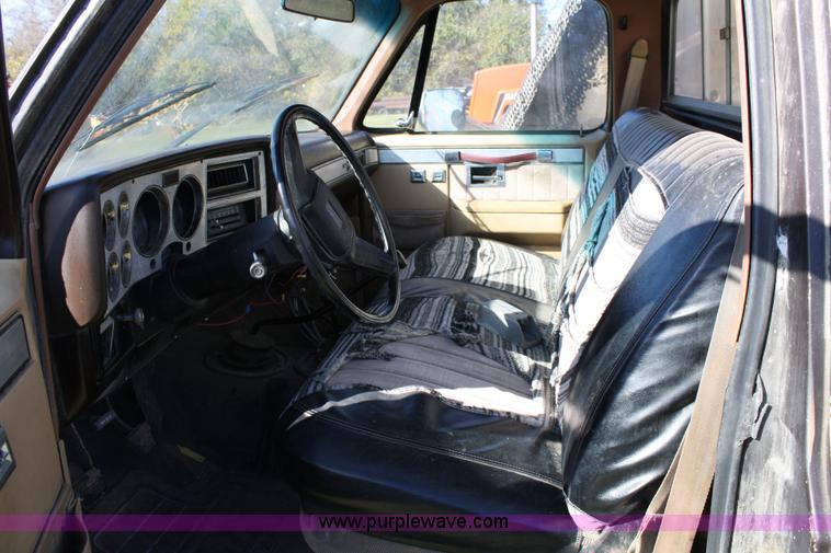 image for item 4650 1984 Chevrolet Silverado truck with spray rig