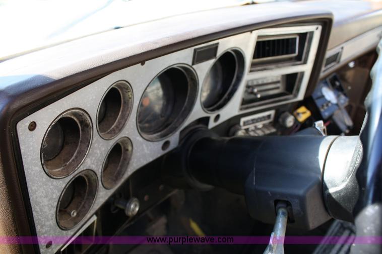 image for item 4650 1984 Chevrolet Silverado truck with spray rig