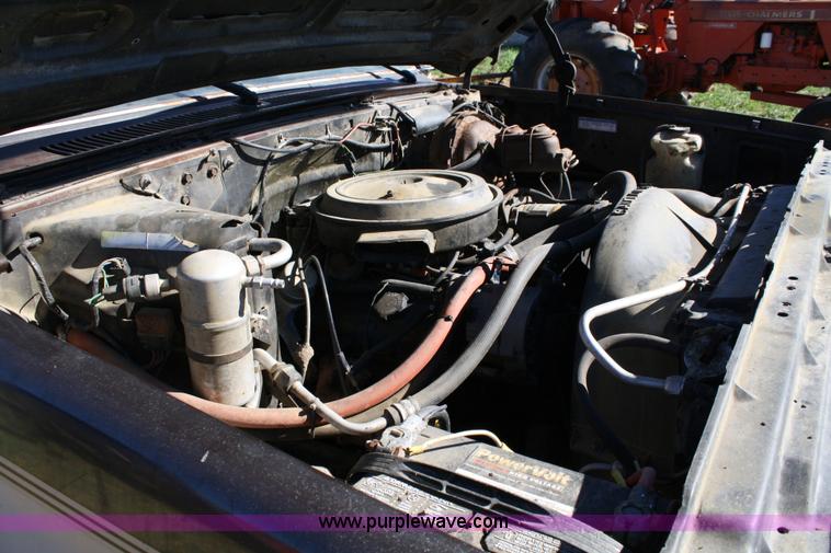 image for item 4650 1984 Chevrolet Silverado truck with spray rig