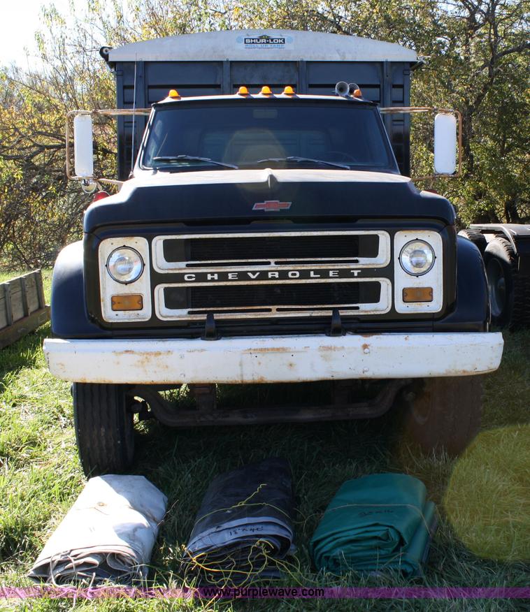 image for item 4655 1970 Chevrolet C60 grain truck