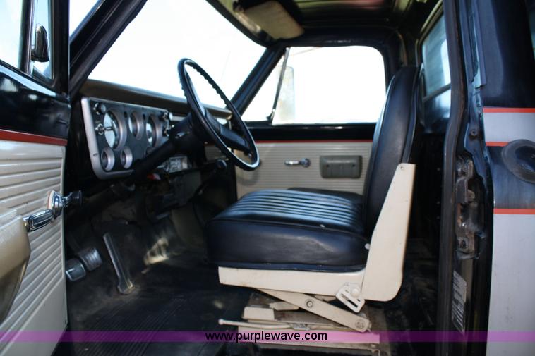 image for item 4655 1970 Chevrolet C60 grain truck