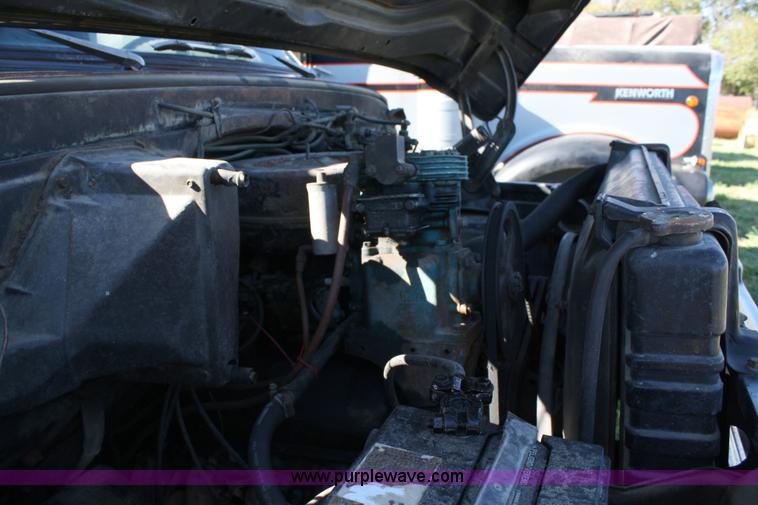 image for item 4655 1970 Chevrolet C60 grain truck