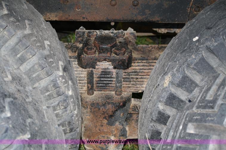 image for item 4655 1970 Chevrolet C60 grain truck