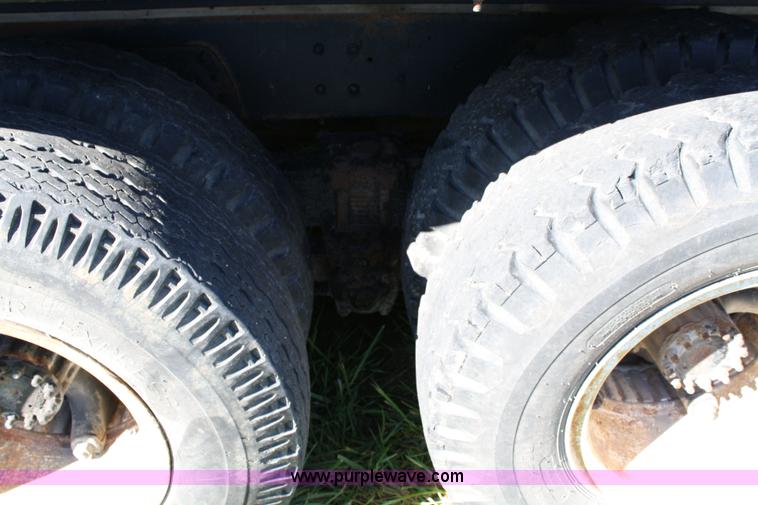 image for item 4655 1970 Chevrolet C60 grain truck