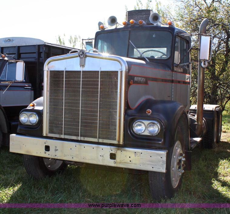image for item 4656 1965 Kenworth W-923 semi truck