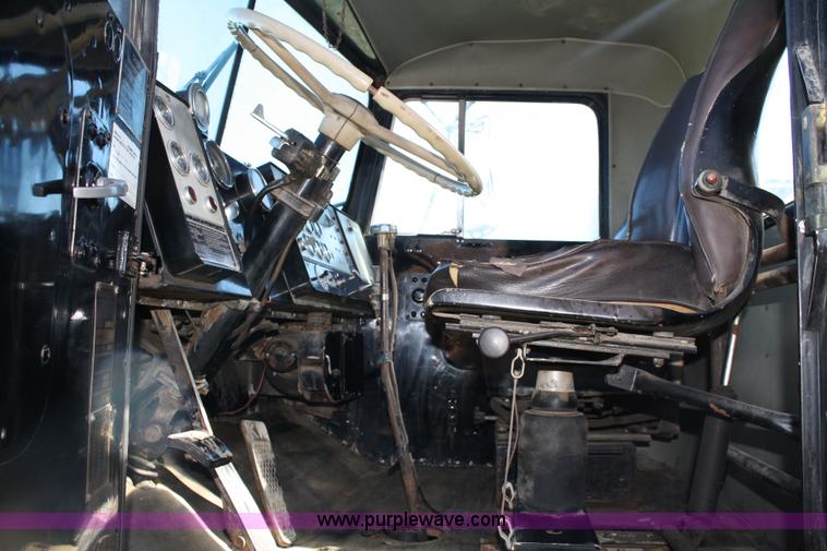 image for item 4656 1965 Kenworth W-923 semi truck