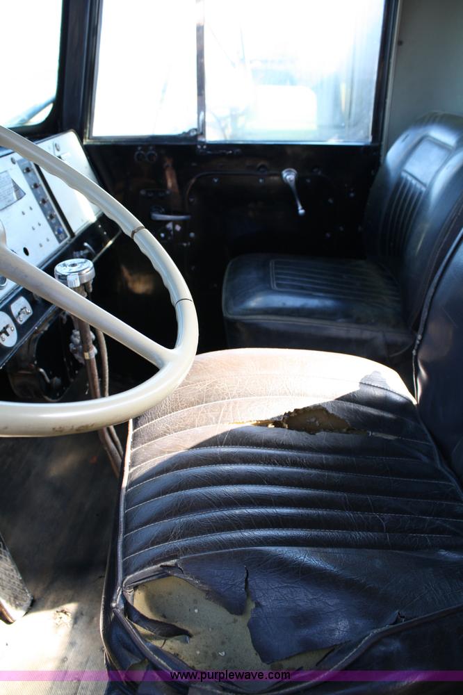 image for item 4656 1965 Kenworth W-923 semi truck