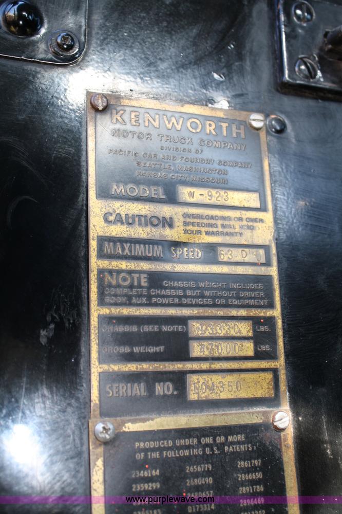 image for item 4656 1965 Kenworth W-923 semi truck