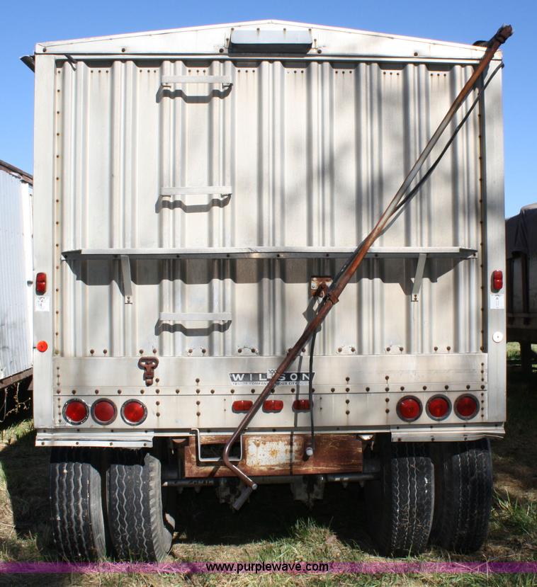 image for item 4658 1983 Wilson AGH-700 40' aluminum grain trailer