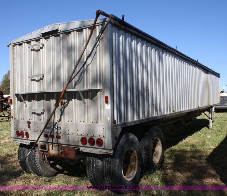 image for item 4658 1983 Wilson AGH-700 40' aluminum grain trailer