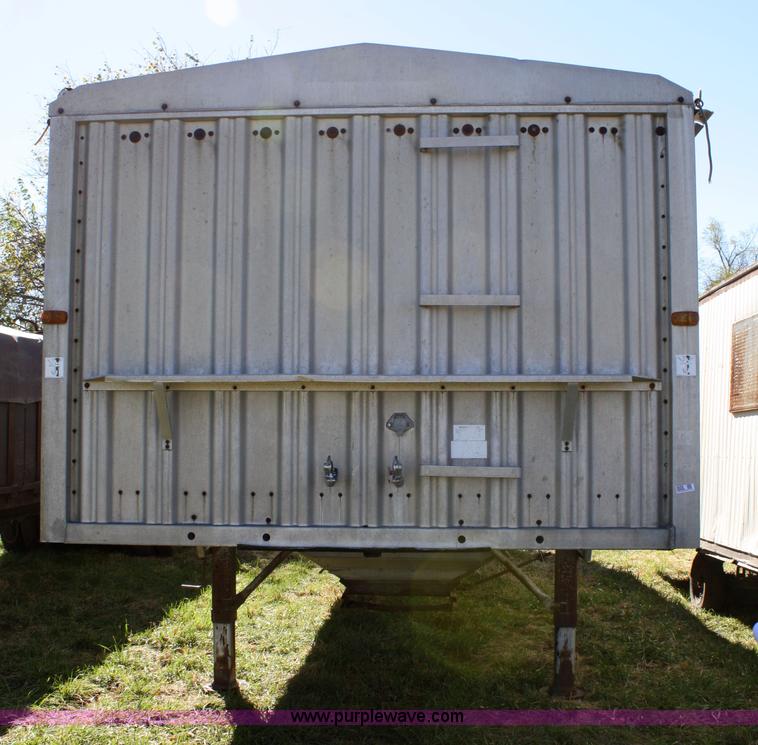 image for item 4658 1983 Wilson AGH-700 40' aluminum grain trailer