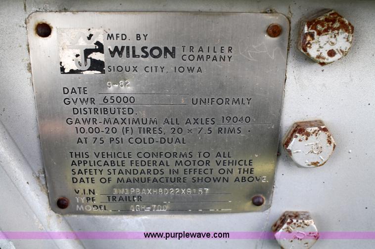 image for item 4658 1983 Wilson AGH-700 40' aluminum grain trailer