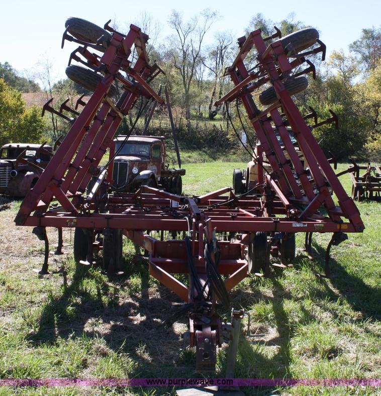 image for item 4665 Case IH 4800FLCU Vibra Shank field cultivator