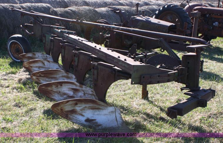 image for item 4689 Oliver 565 plow