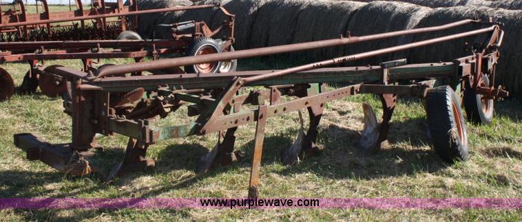 image for item 4689 Oliver 565 plow