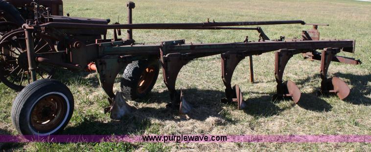 image for item 4689 Oliver 565 plow