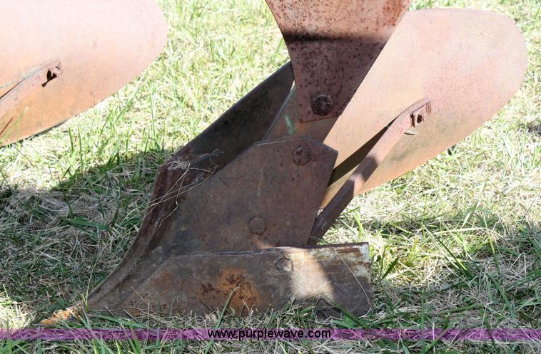 image for item 4689 Oliver 565 plow
