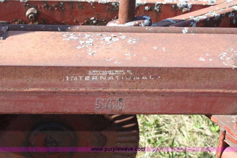 image for item 4690 International 560 plow