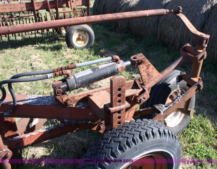 image for item 4690 International 560 plow
