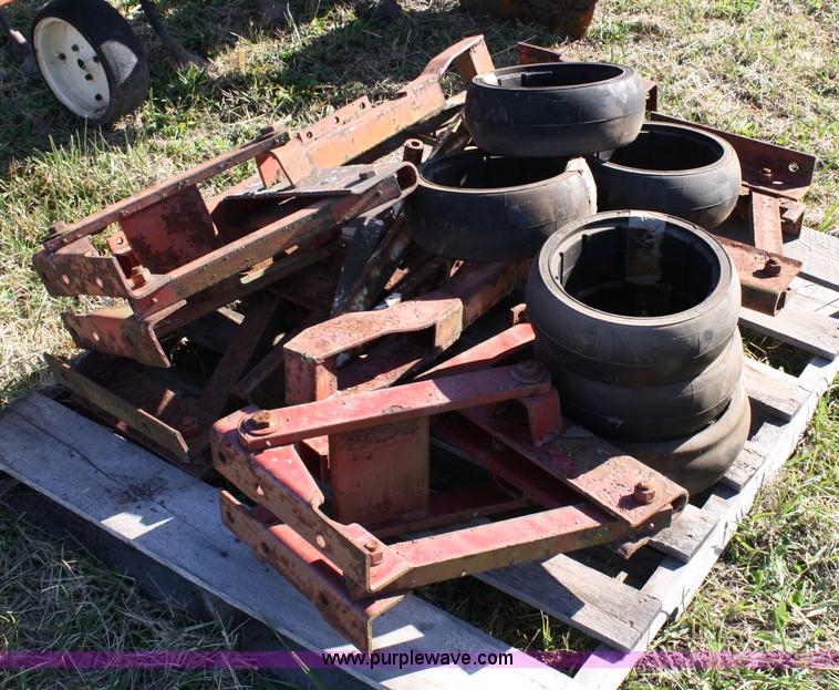 image for item 4692 Noble four row narrow cultivator