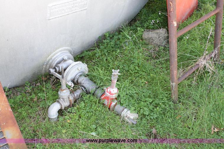 image for item 5114 8,000 gallon fuel tank with electric tokheim pump