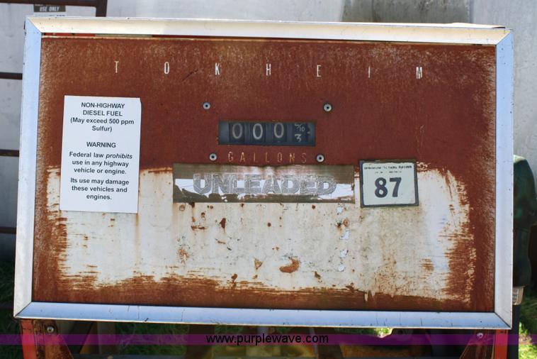 image for item 5114 8,000 gallon fuel tank with electric tokheim pump