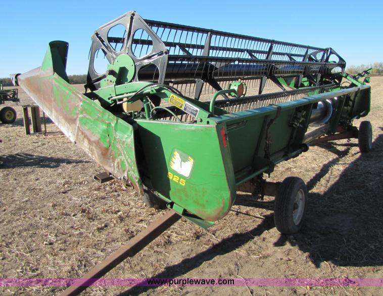 image for item 5121 1993 John Deere 925 flex platform