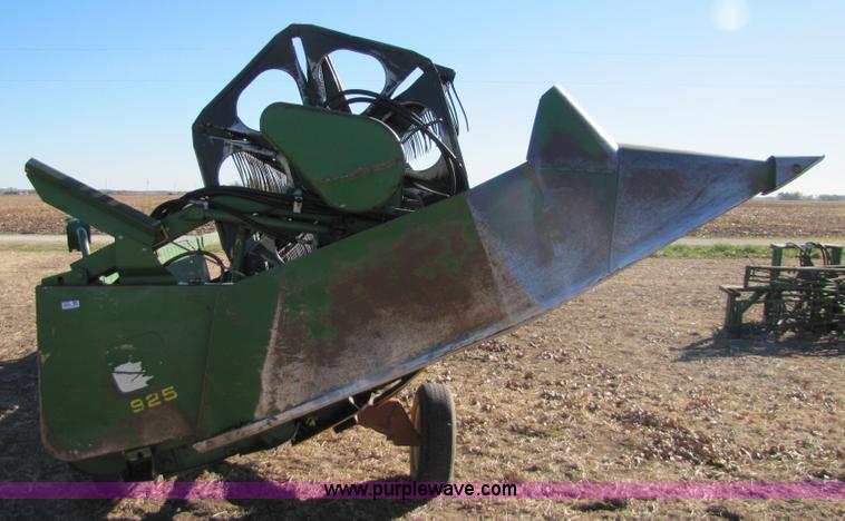 image for item 5121 1993 John Deere 925 flex platform