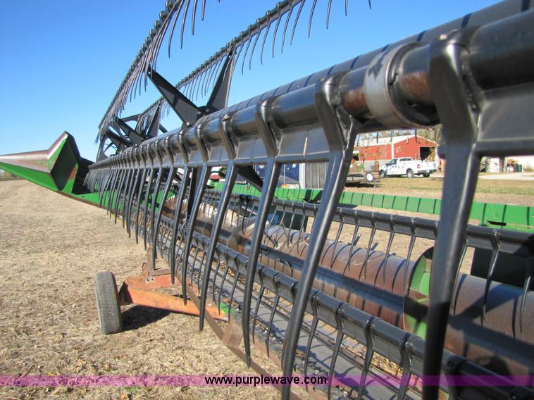 image for item 5121 1993 John Deere 925 flex platform