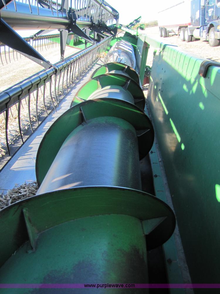 image for item 5121 1993 John Deere 925 flex platform