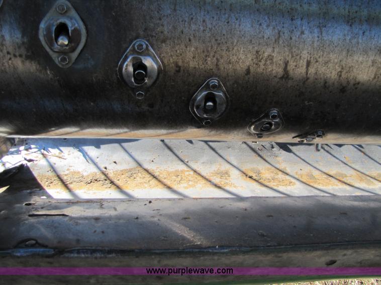 image for item 5121 1993 John Deere 925 flex platform