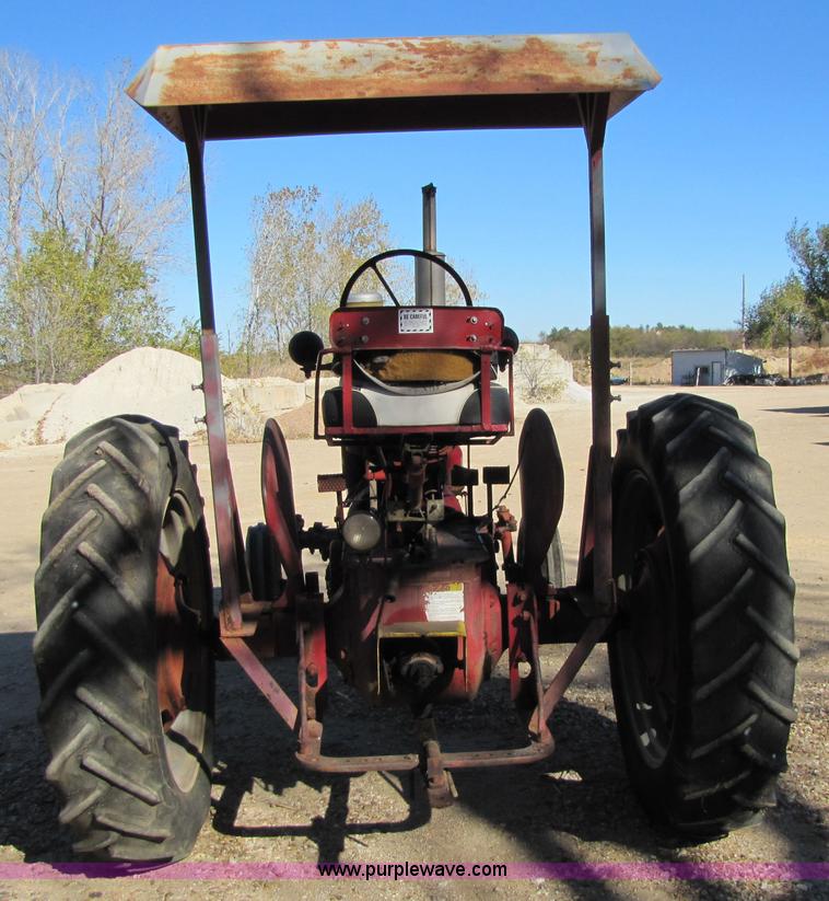 image for item 5154 International Farmall MD tractor