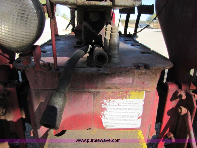 image for item 5154 International Farmall MD tractor