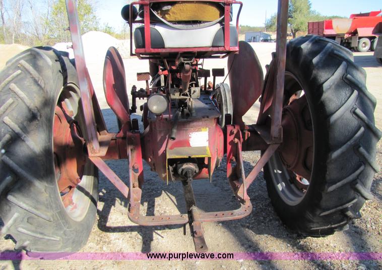 image for item 5154 International Farmall MD tractor