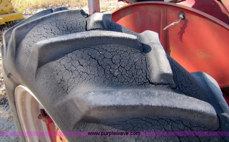 image for item 5154 International Farmall MD tractor